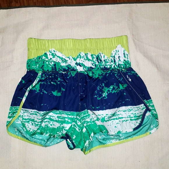 NWOT - Free People The Way Home Shorts in Mountain/Water print - Picture 2 of 6